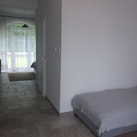 Dworek Akacja Uslugi Hotelarskie Janowiec Ngoại thất bức ảnh