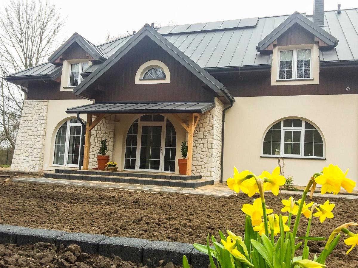 Dworek Akacja Uslugi Hotelarskie Janowiec Ngoại thất bức ảnh