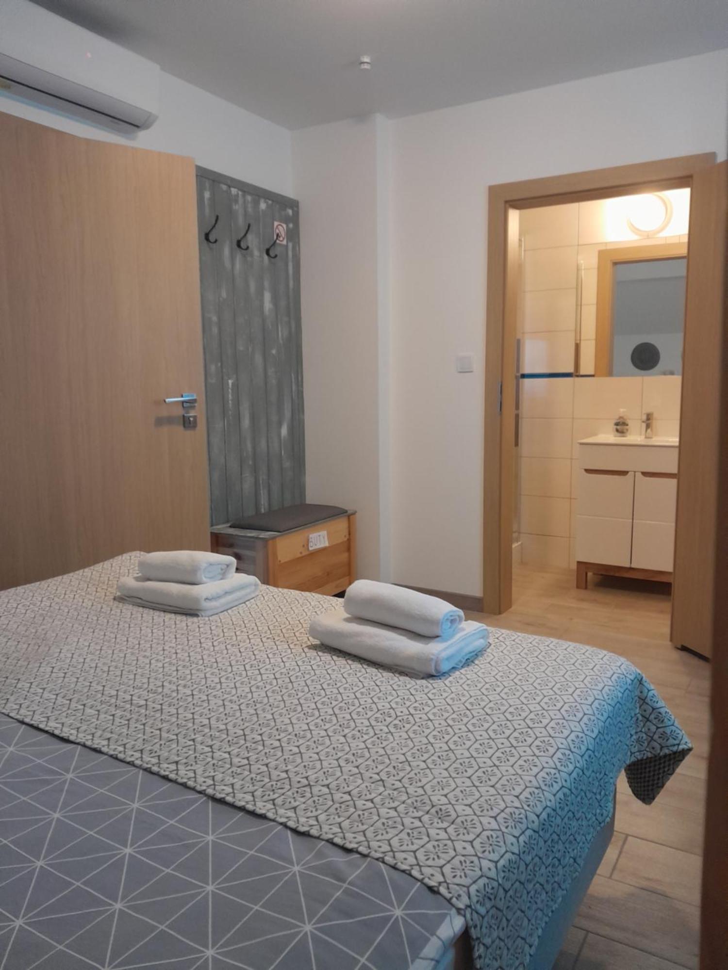 Dworek Akacja Uslugi Hotelarskie Janowiec Ngoại thất bức ảnh